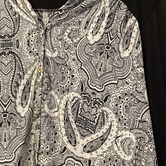 Cha-Cha Vente Full Button up Shirt - Picture 2 of 4